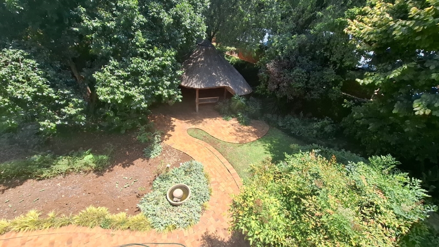 6 Bedroom Property for Sale in Mooivallei Park North West